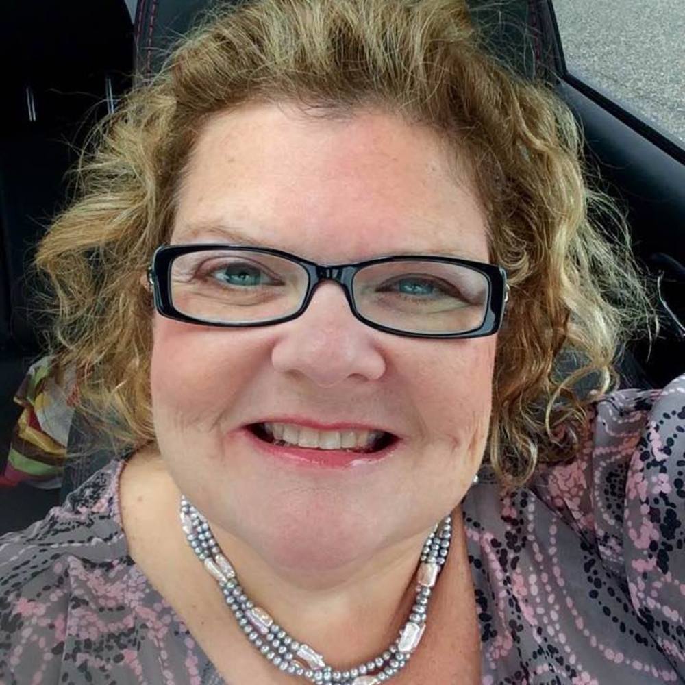 Meet your Posher, Deena